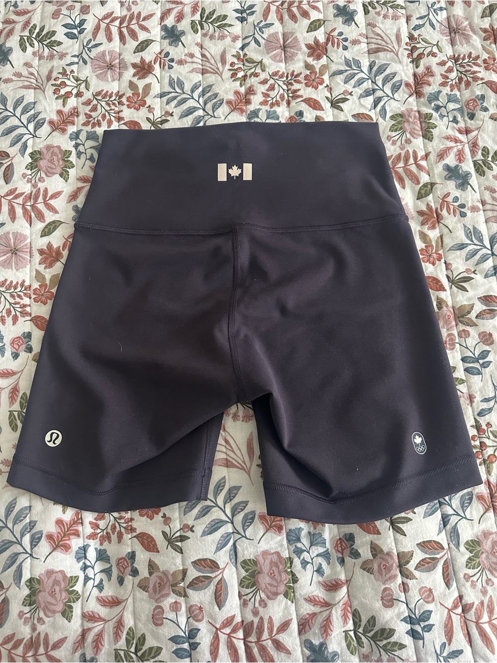 Lululemon Team Canada Bike Shorts - Picture 2 of 5